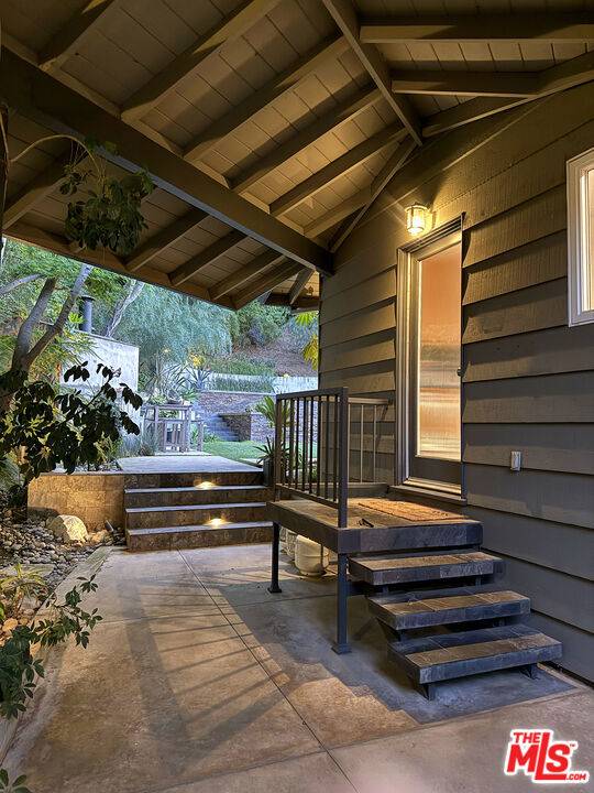 Studio City, CA 91604,11064 Wrightwood LN
