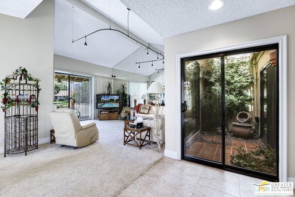 Palm Desert, CA 92260,223 SERENA DR