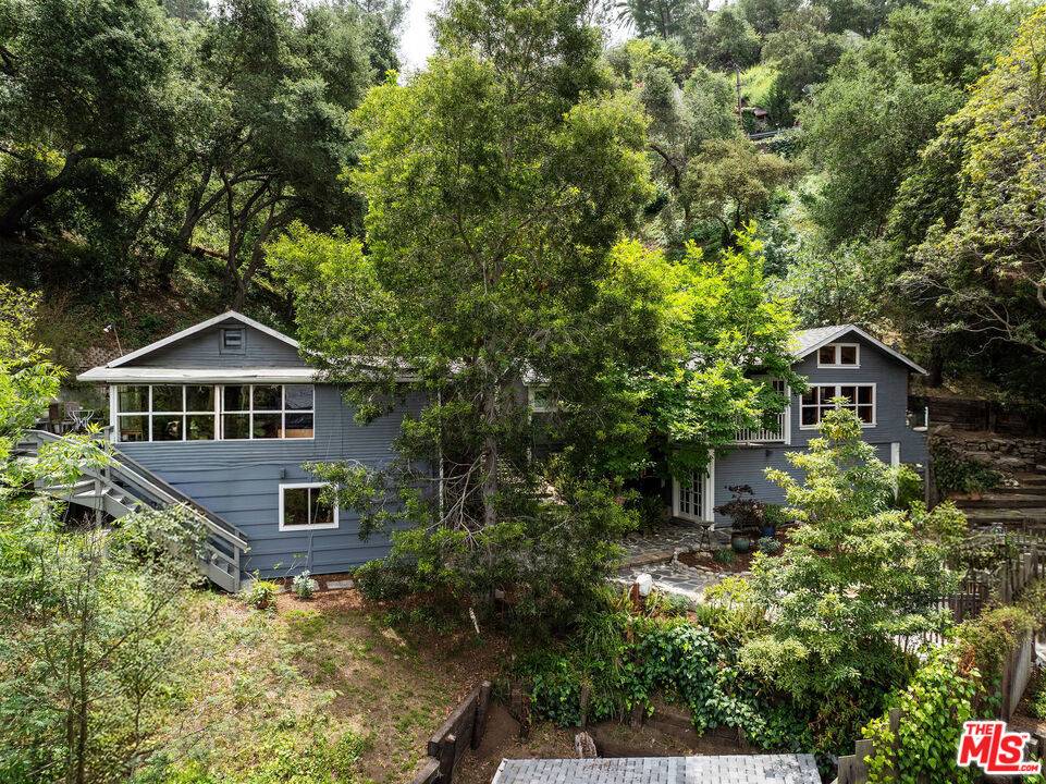Los Angeles, CA 90046,8162 Kirkwood DR