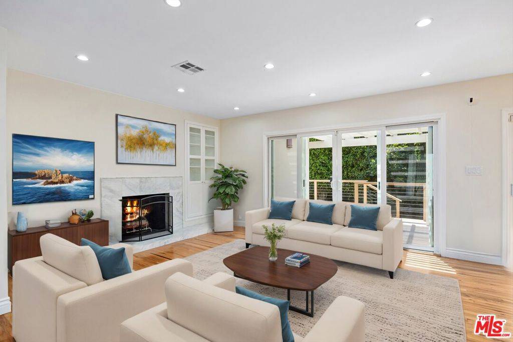 Santa Monica, CA 90405,2376 Dewey ST