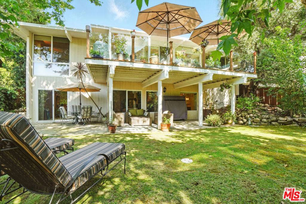 Calabasas, CA 91302,679 Wonder View DR