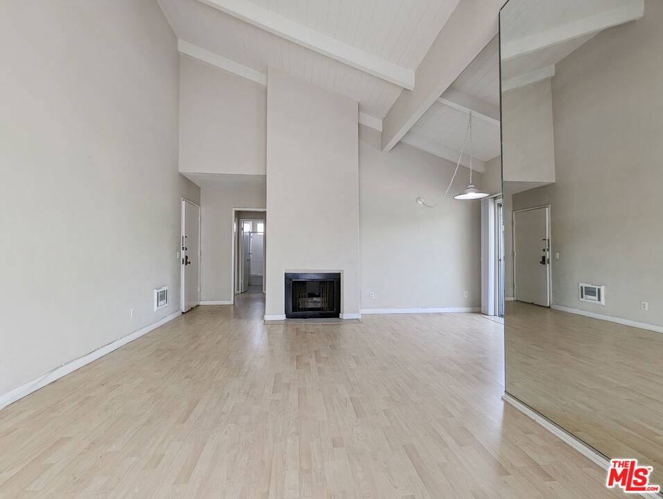 Santa Monica, CA 90401,1538 11th #6