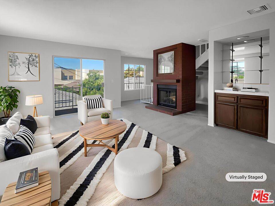 Glendale, CA 91201,1030 Ruberta AVE #12