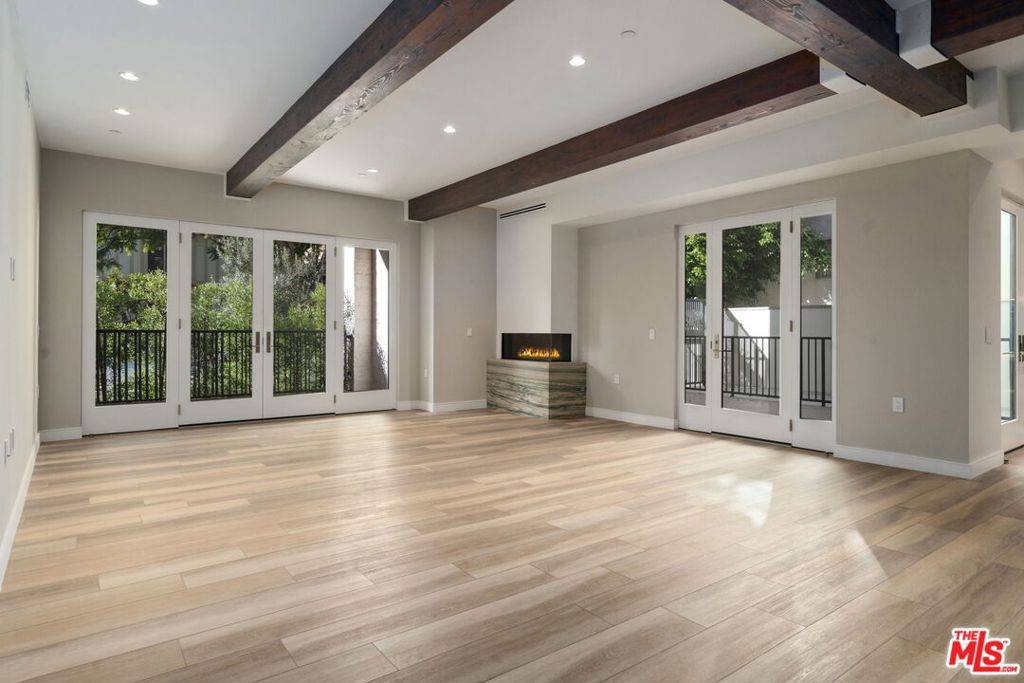 Beverly Hills, CA 90211,160 N La Peer DR #201