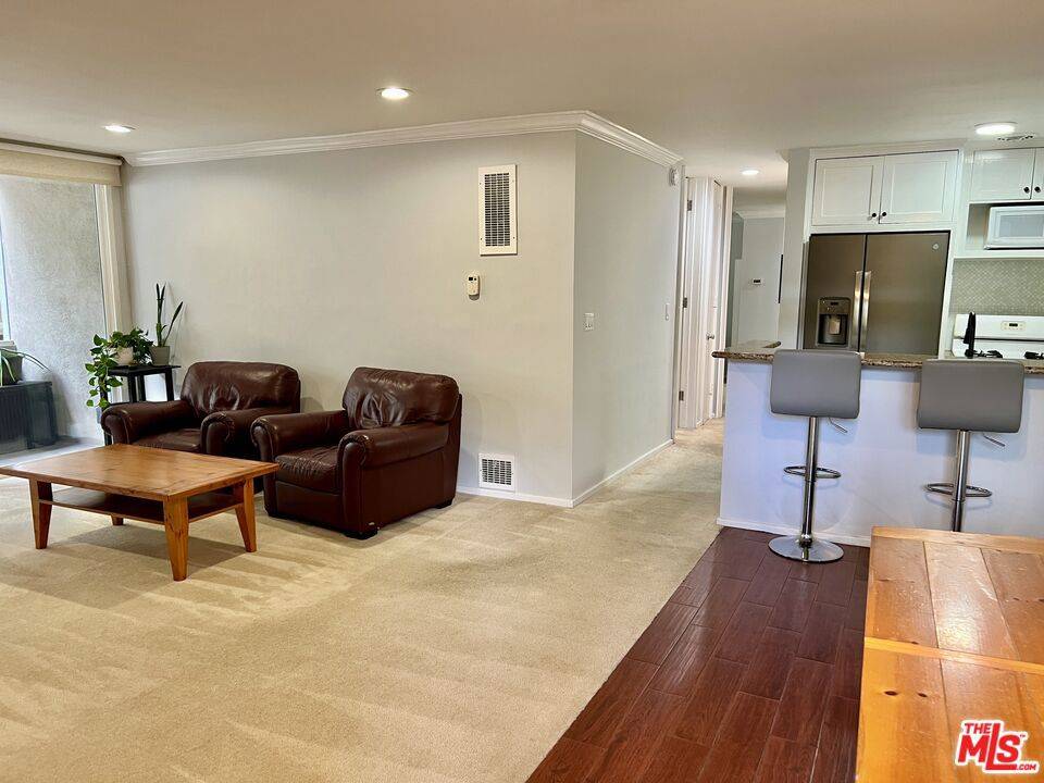 Culver City, CA 90230,6305 Green Valley CIR #203