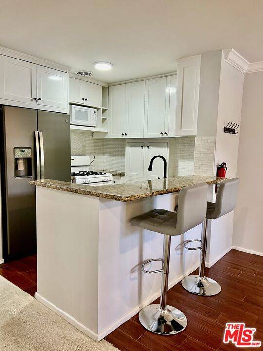Culver City, CA 90230,6305 Green Valley CIR #203