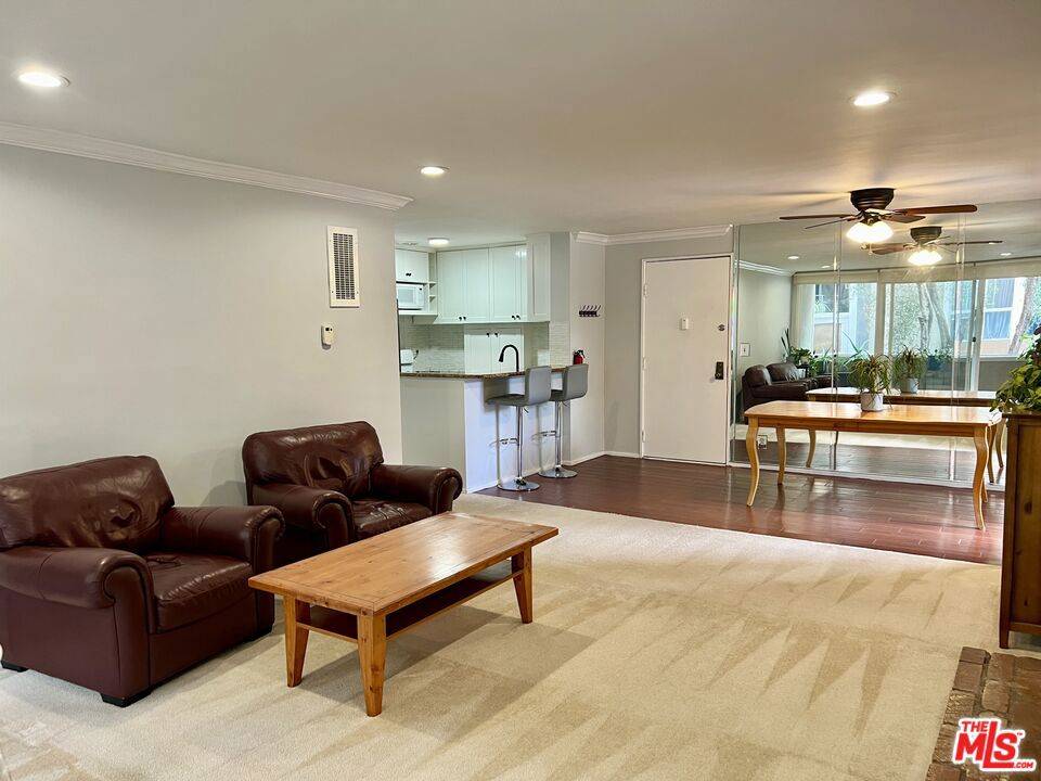 Culver City, CA 90230,6305 Green Valley CIR #203