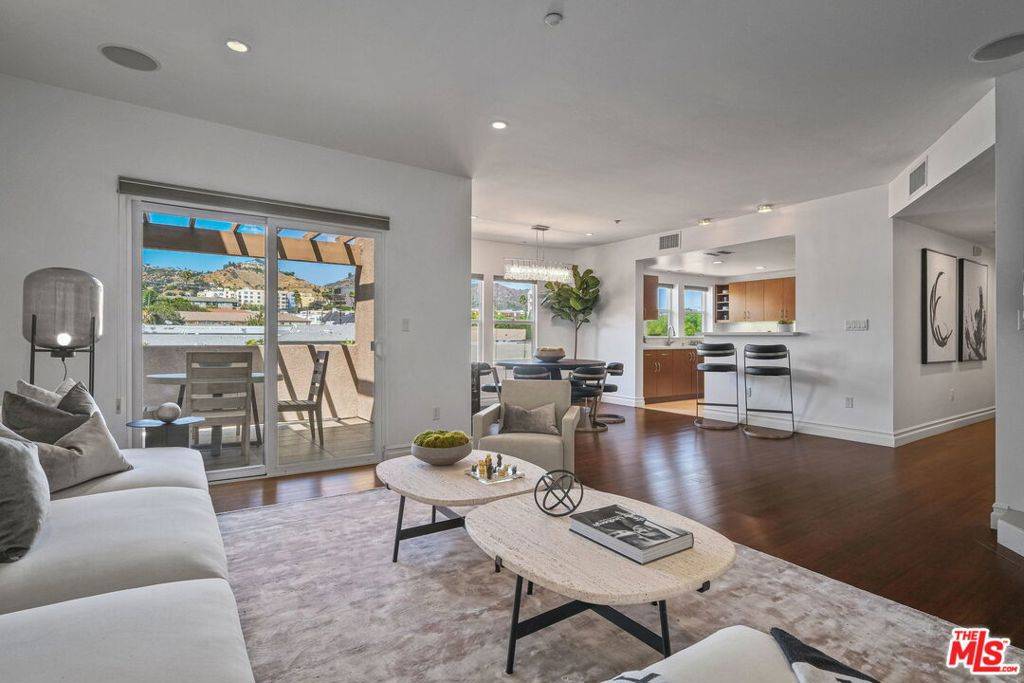 West Hollywood, CA 90046,1248 N Laurel AVE #PH#1