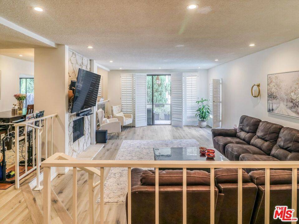 Los Angeles, CA 90025,1434 Greenfield AVE #204