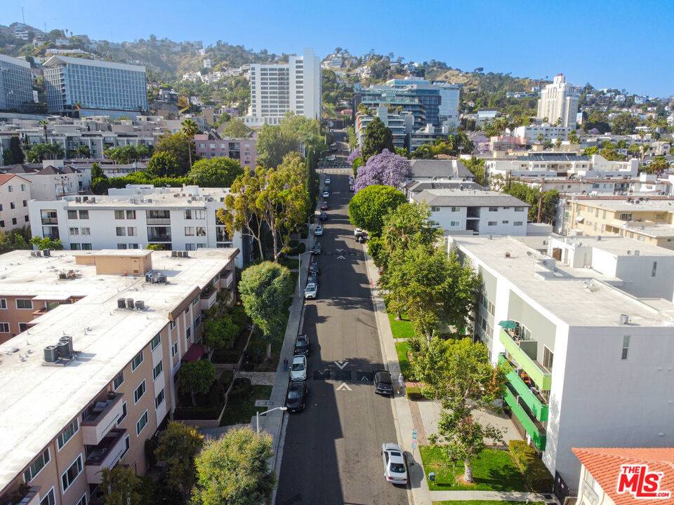West Hollywood, CA 90069,1112 N Olive DR #5