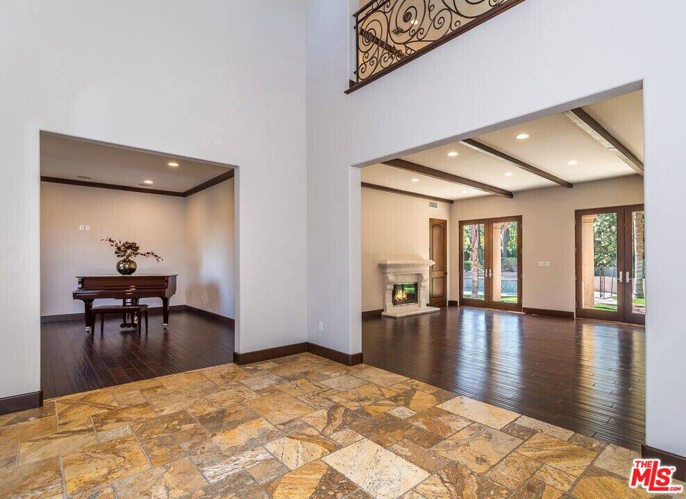 Encino, CA 91316,5427 Genesta AVE