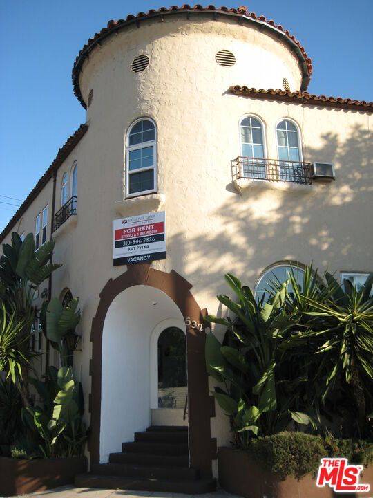 Los Angeles, CA 90036,5320 W Olympic BLVD #25