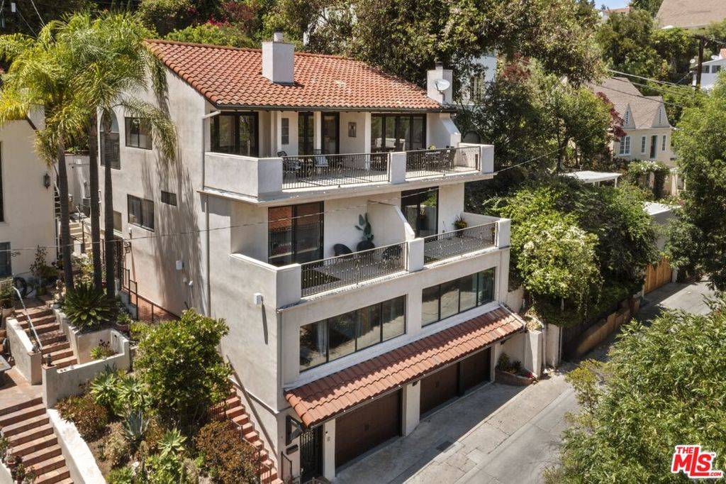 Los Angeles, CA 90068,5940 Manola WAY