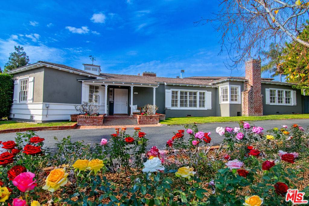Los Angeles, CA 90049,157 N Woodburn DR