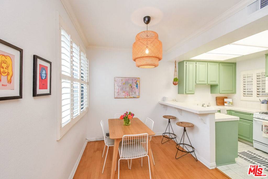 Playa Del Rey, CA 90293,8114 Manitoba ST #103