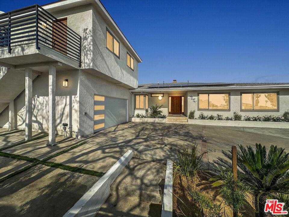 Los Angeles, CA 90056,5810 S Halm AVE