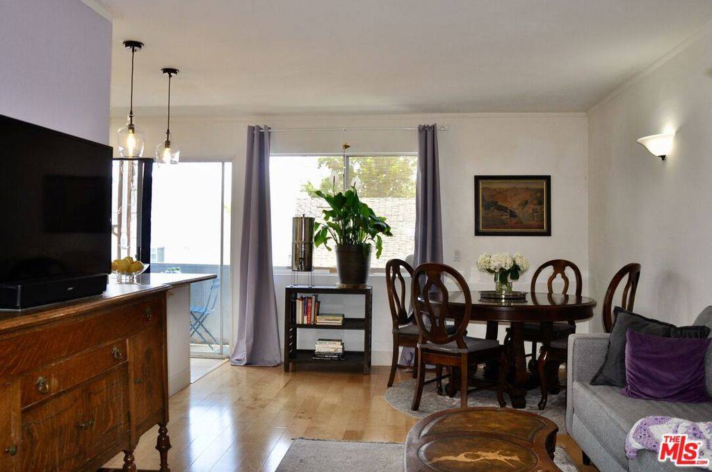 Valley Glen, CA 91401,5900 Murietta AVE #104
