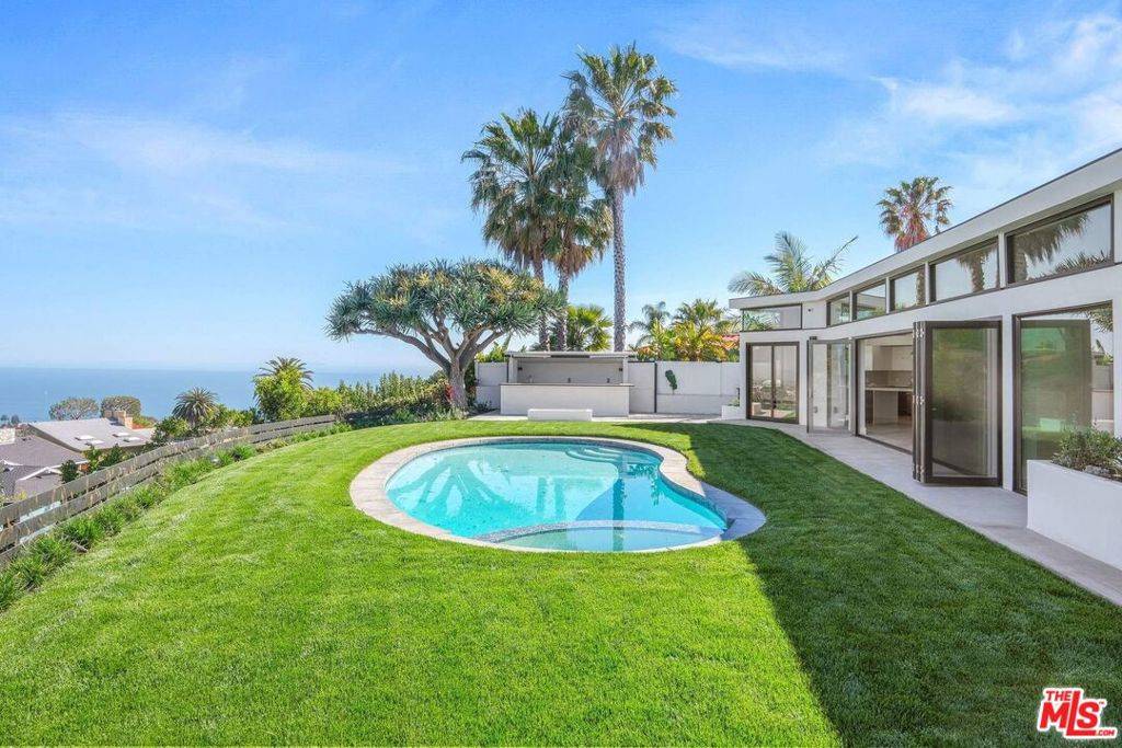 Pacific Palisades, CA 90272,16900 Enchanted PL
