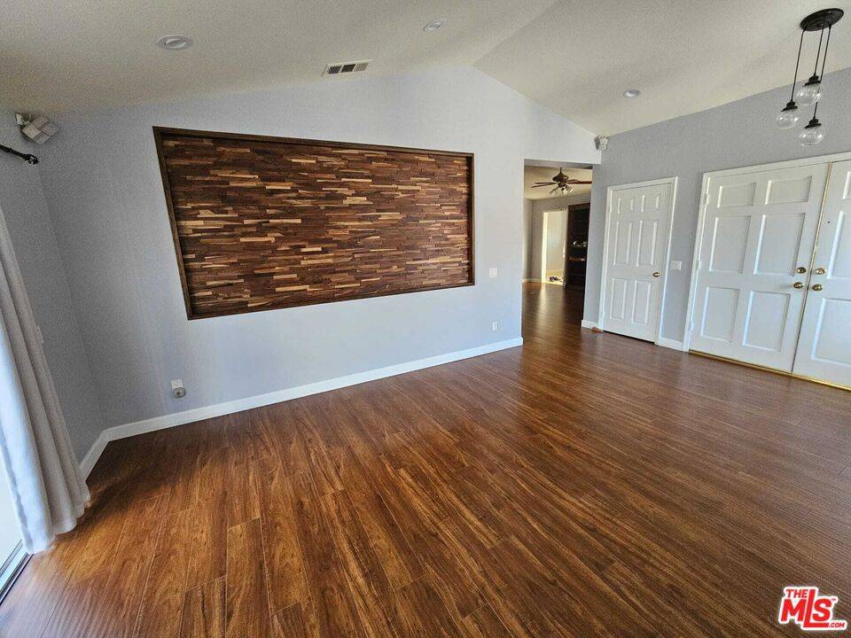 Simi Valley, CA 93065,290 Ridgeton LN #C