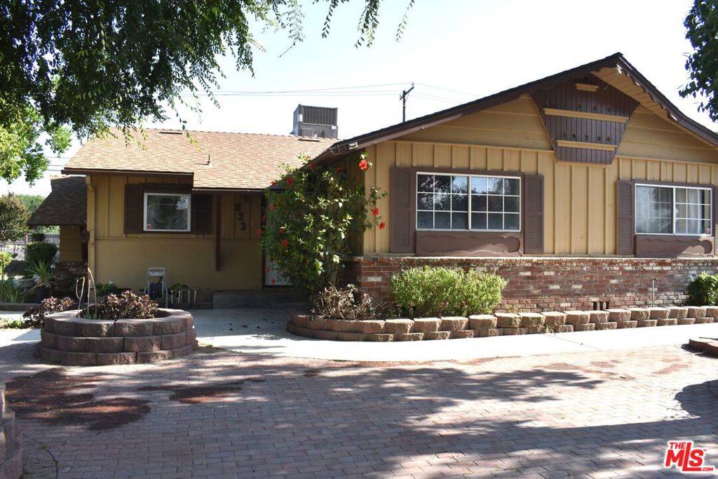 Visalia, CA 93292,833 E Myrtle AVE