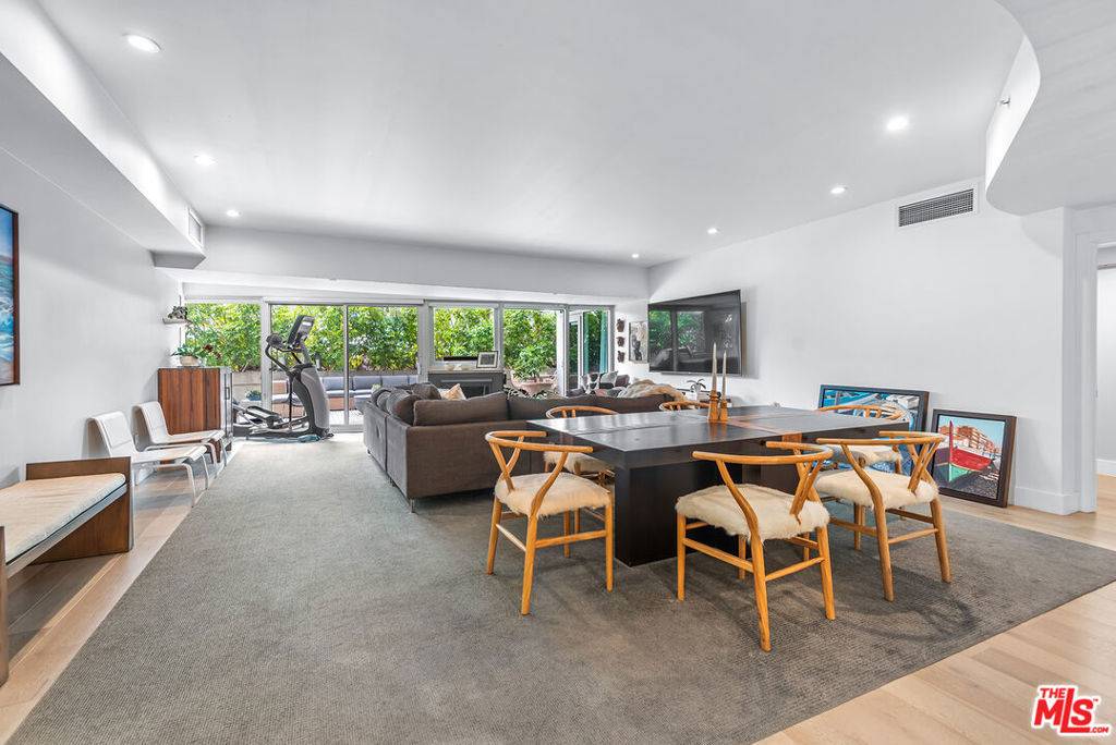 Marina Del Rey, CA 90292,13600 Marina Pointe DR #312