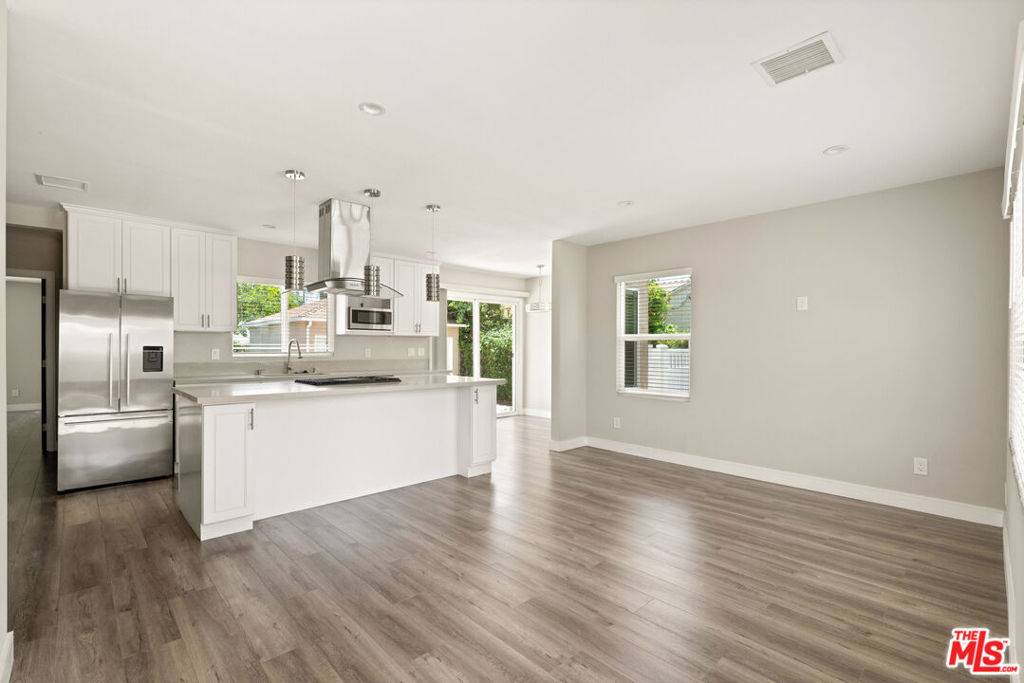 Van Nuys, CA 91406,7718 Genesta AVE