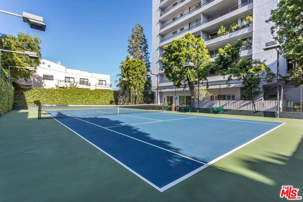 West Hollywood, CA 90069,1100 Alta Loma RD #608