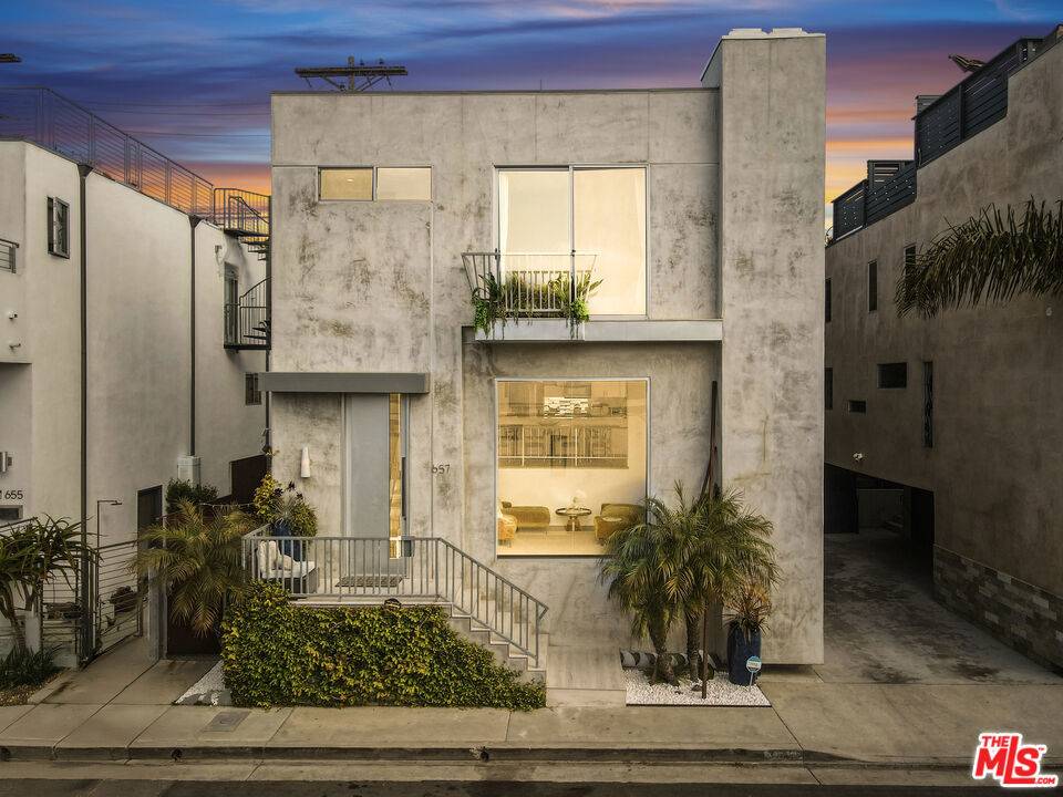 Venice, CA 90291,657 Mildred AVE