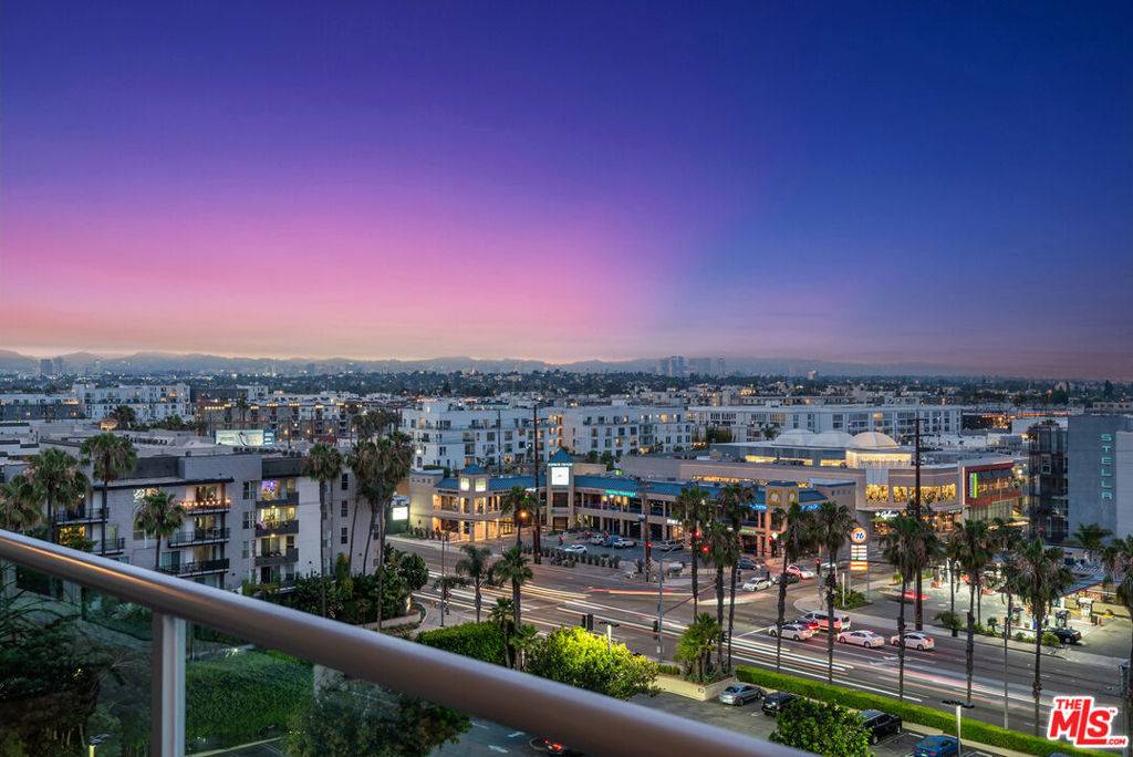 Marina Del Rey, CA 90292,13600 Marina Pointe DR #905