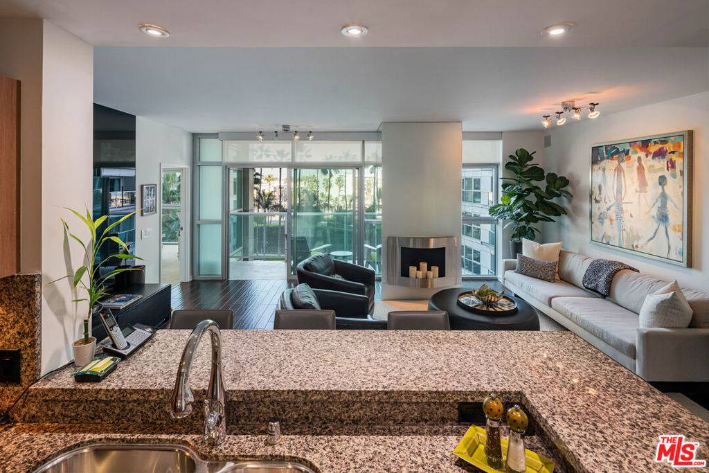 Marina Del Rey, CA 90292,13650 Marina Pointe DR #509