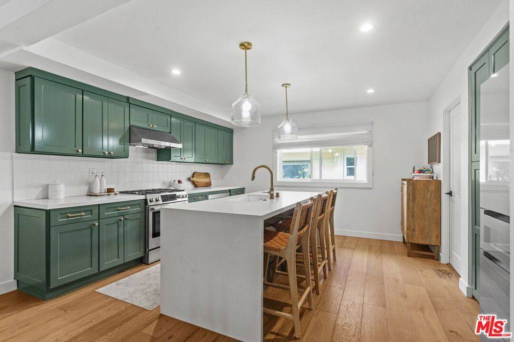 Marina Del Rey, CA 90292,4707 La Villa Marina #J