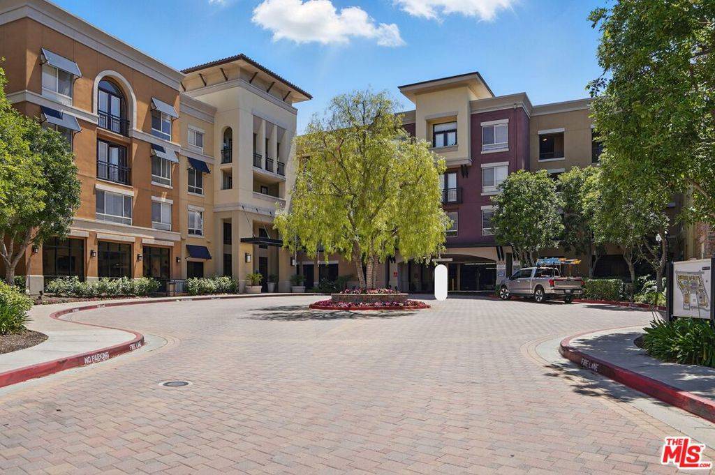 Valencia, CA 91355,24545 Town Center DR #5401