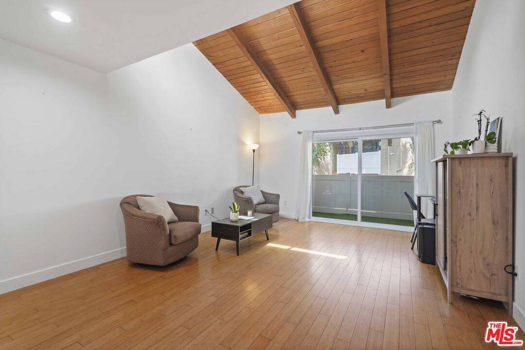 Porter Ranch, CA 91326,10331 Lindley AVE #218