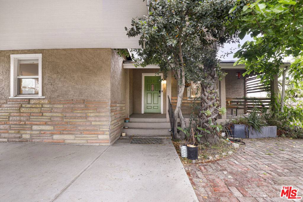 North Hollywood, CA 91605,11757 Arminta ST