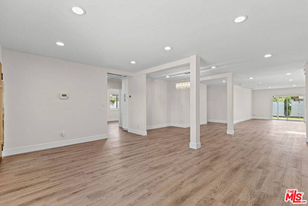 Encino, CA 91316,17332 Bullock ST
