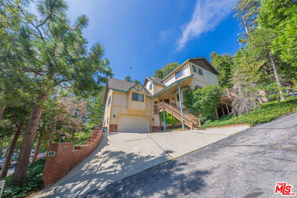 Lake Arrowhead, CA 92352,676 Zurich DR