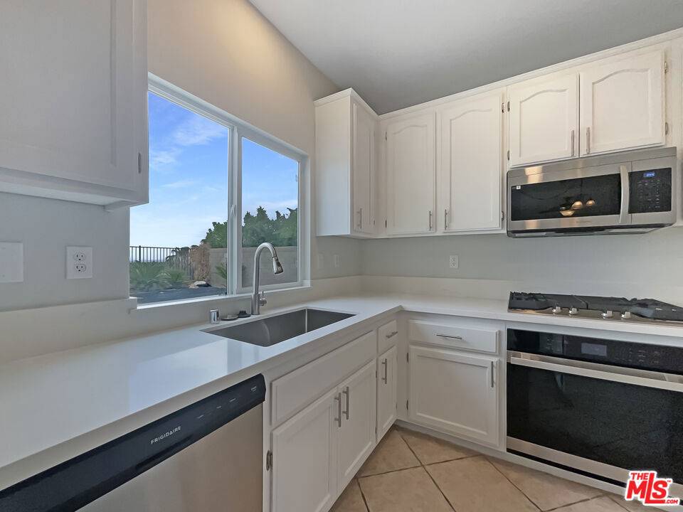 Palmdale, CA 93551,4141 Wickford WAY
