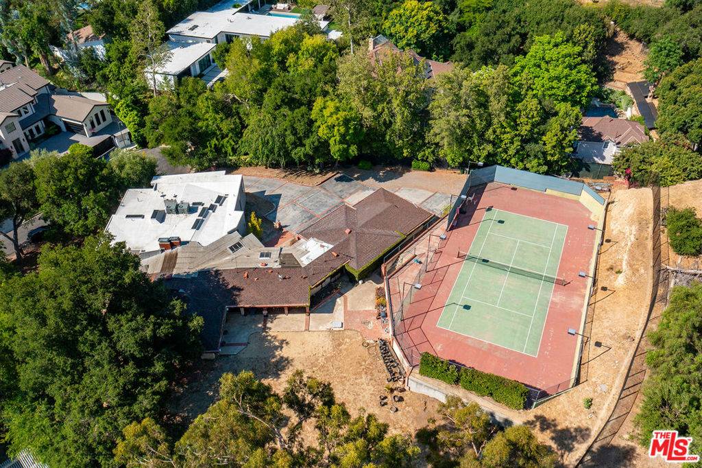 Encino, CA 91436,16145 High Valley PL