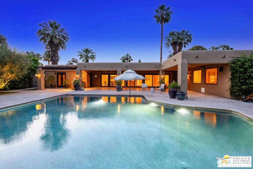 Palm Springs, CA 92262,417 E Via Altamira