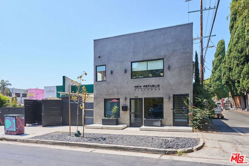 Los Angeles, CA 90046,709 N Gardner ST