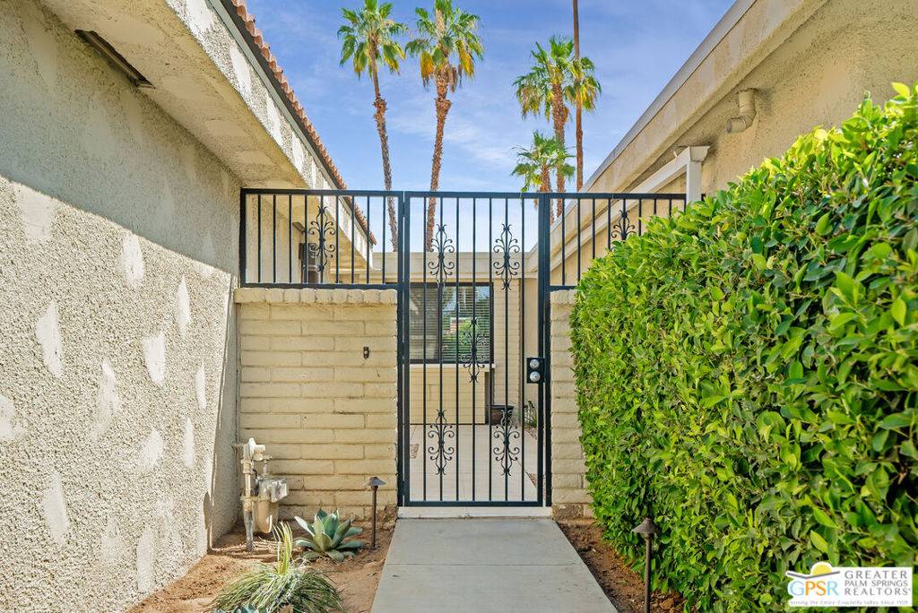 Palm Springs, CA 92264,2365 S Oakcrest DR