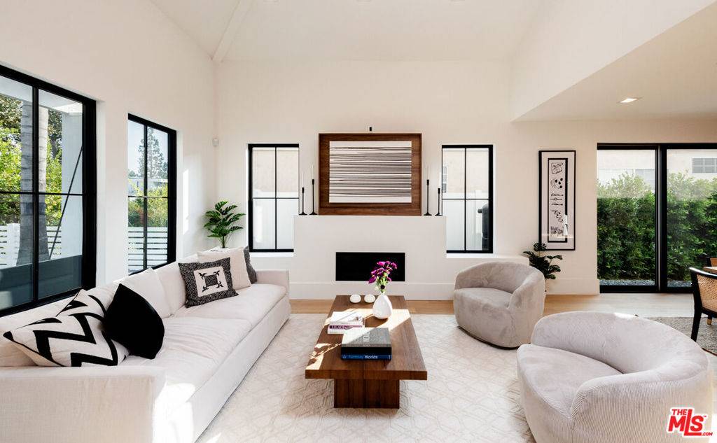 Studio City, CA 91604,4153 Vantage AVE