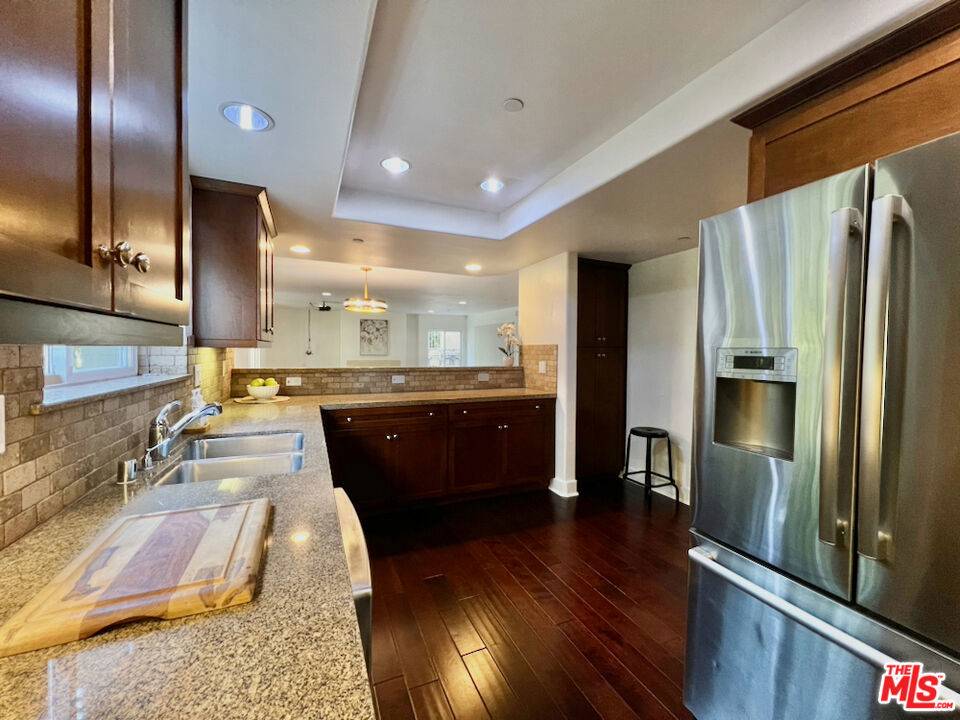 Los Angeles, CA 90046,7249 Franklin AVE #101