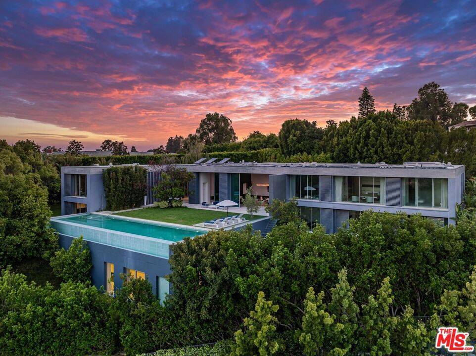 Los Angeles, CA 90077,670 Perugia WAY