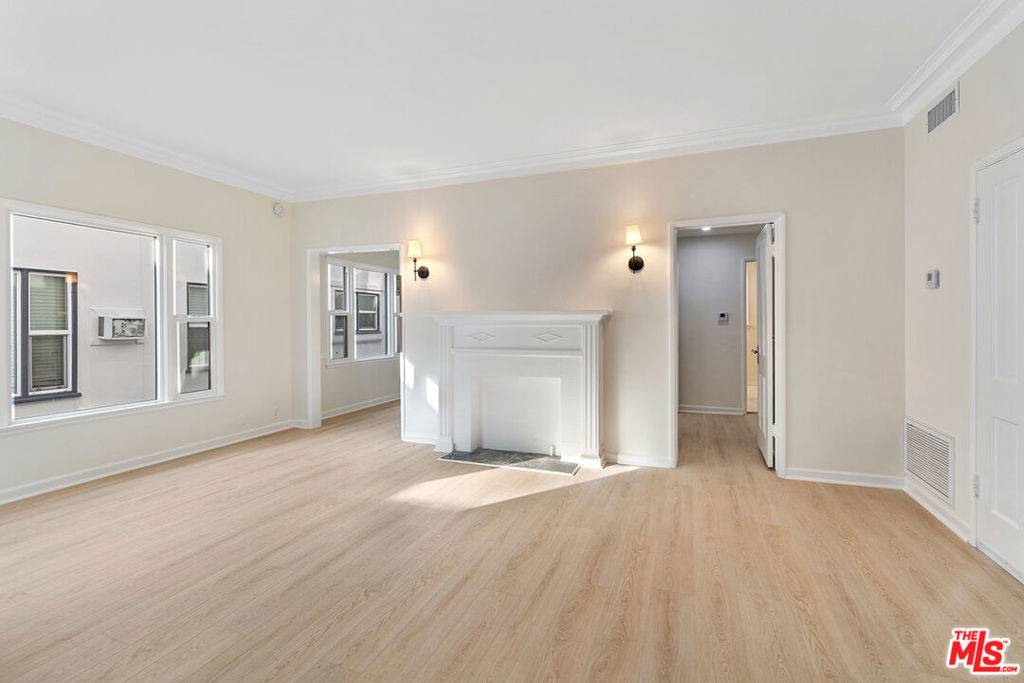 West Hollywood, CA 90068,837 N Alfred ST