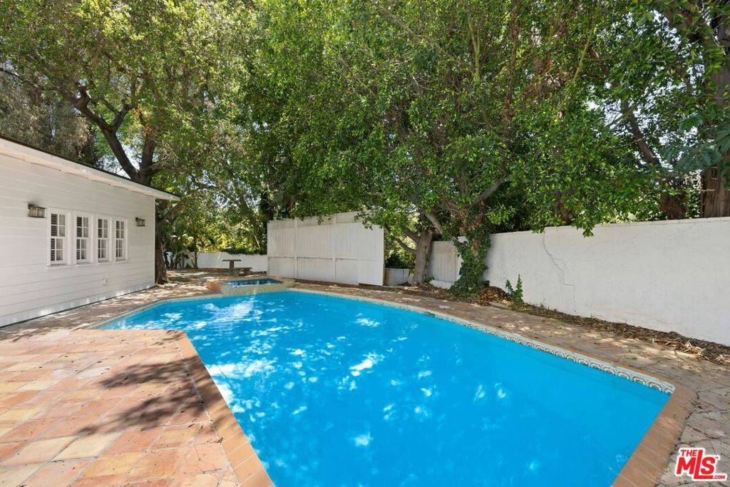 Beverly Hills, CA 90210,9609 Oak Pass RD