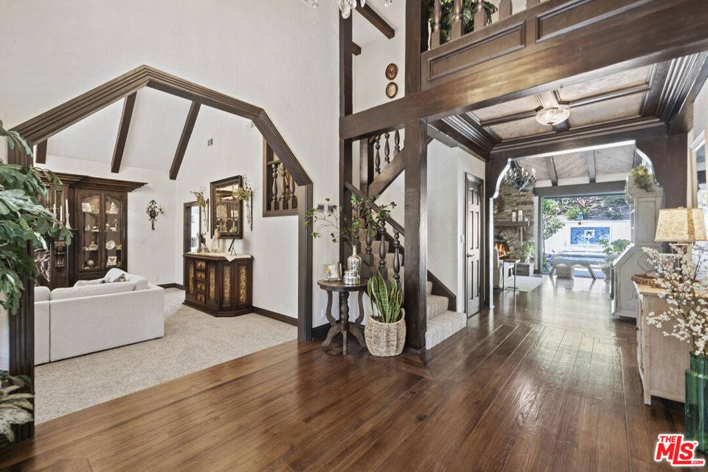 Santa Clarita, CA 91387,25730 Sand Canyon RD