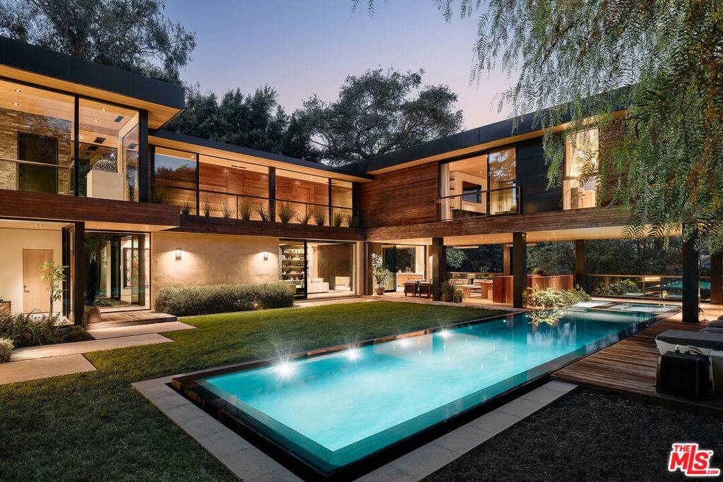Beverly Hills, CA 90210,Address not disclosed