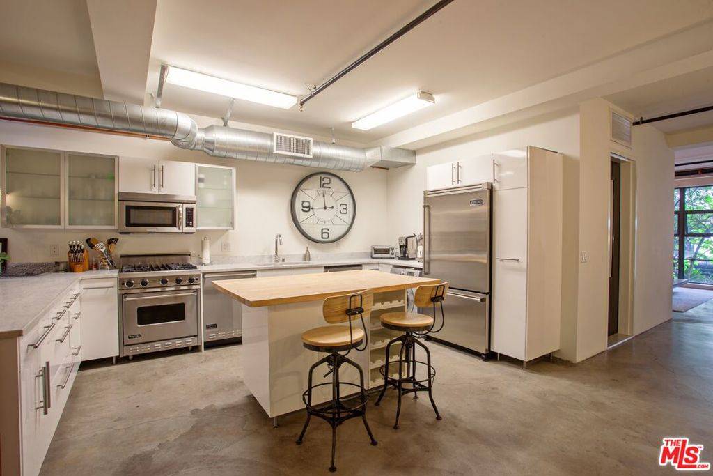 Venice, CA 90292,1046 Princeton DR #104