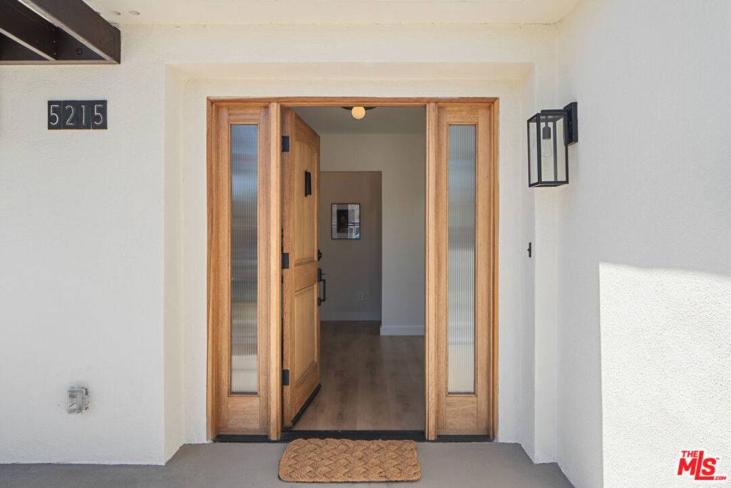 Los Angeles, CA 90043,5215 Parkglen AVE